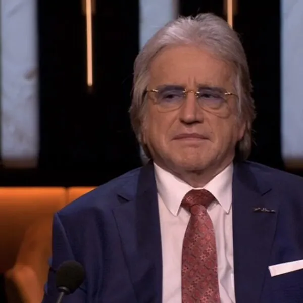 Lee Towers stelt herstel voorop na nieuwe val: fans leven massaal mee