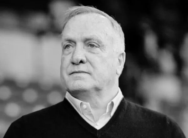 Dick Advocaat verlaat trainingskamp Cura&ccedil;ao na ingrijpend nieuws uit Nederland