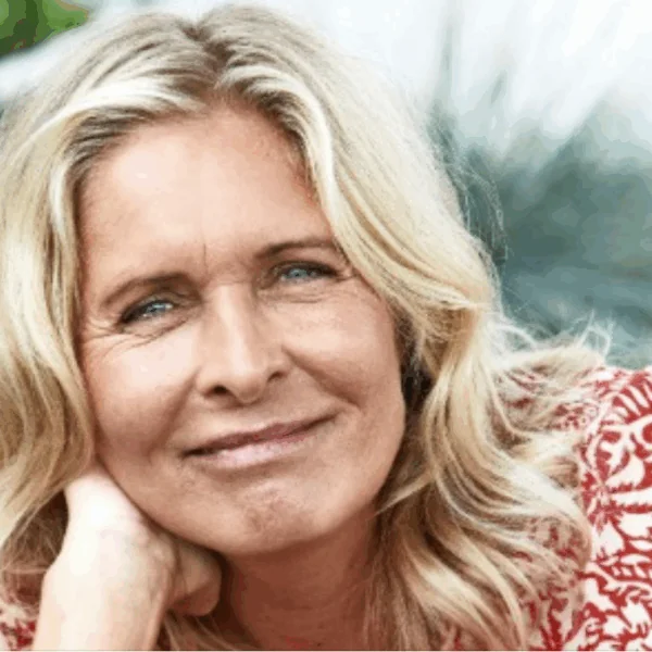 Mariska Bauer raakt volgers met nostalgische vakantiefoto en deelt hoe uitdagend deze periode voor haar is