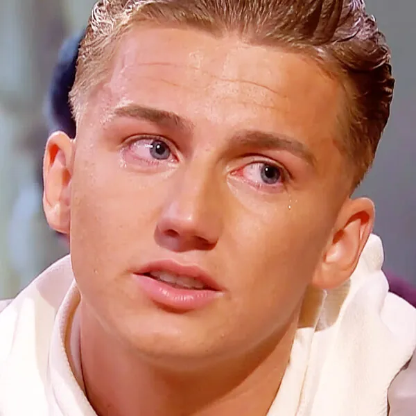 Mart Hoogkamer zet werk per direct stop: gezondheid dwingt zanger tot pas op de plaats