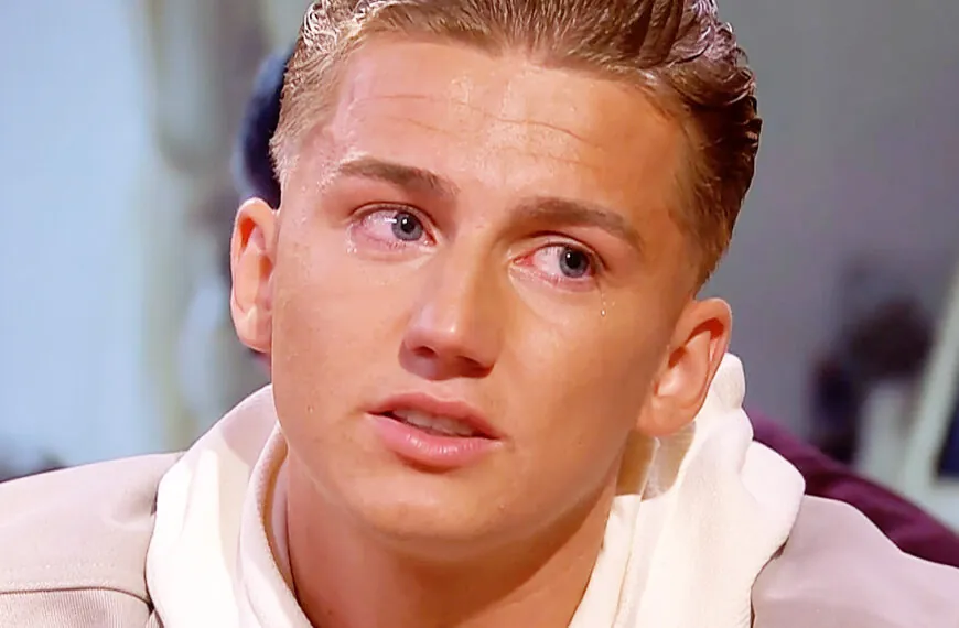 Mart Hoogkamer zet werk per direct stop: gezondheid dwingt zanger tot pas op de plaats