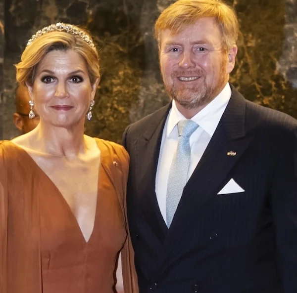 Koningin Máxima trekt aandacht tijdens staatsbezoek: vermoeid uiterlijk, opvallende hoed en ingetogen ontvangst zorgen voor brede discussie