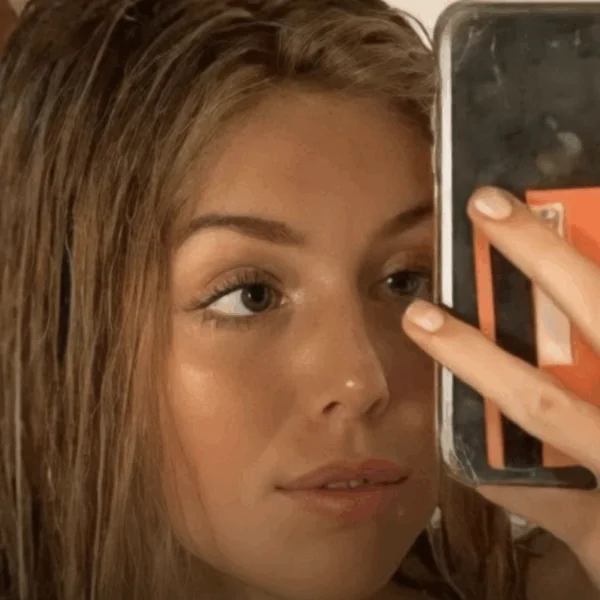 Online discussie na circulerende foto&rsquo;s van prinses Alexia: hoe een priv&eacute;beeld tot een nationaal gesprek leidde