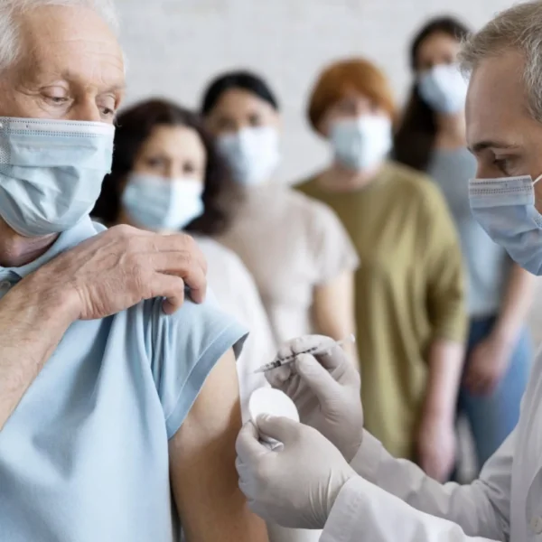 Groot nieuws over coronaprik: pati&euml;ntenervaringen krijgen nieuwe aandacht