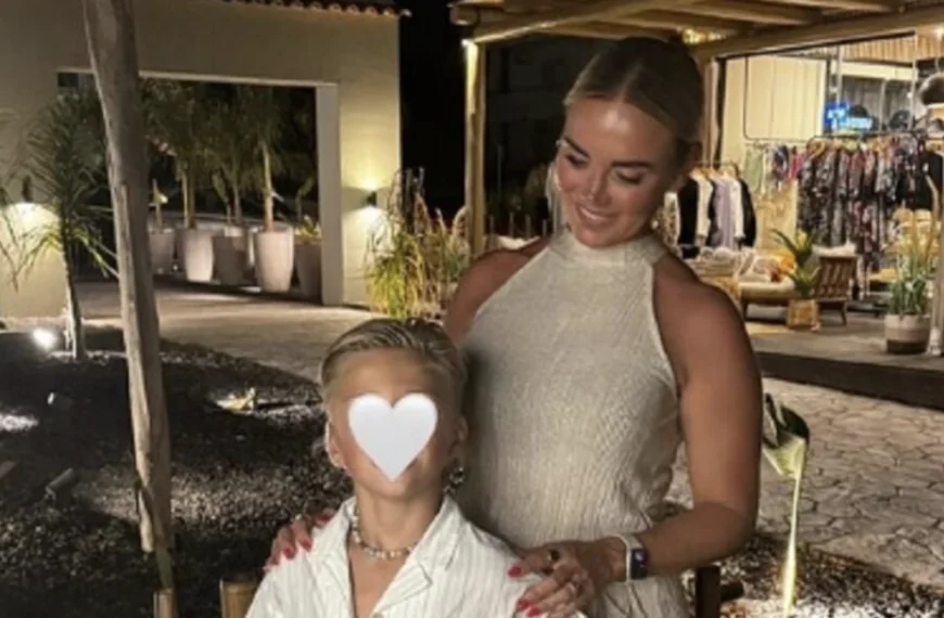 Monique Westenberg Onthult Slaapgewoonte met Zoon: Publiek in Shock &ndash; &lsquo;Dit Kan Echt Niet!&rsquo;