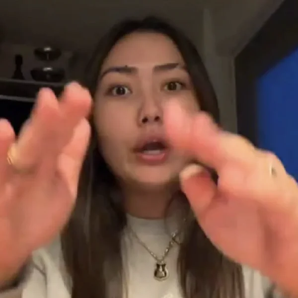 Aida raakt baan kwijt na video over kerstpakket: discussie over sociale media en werk