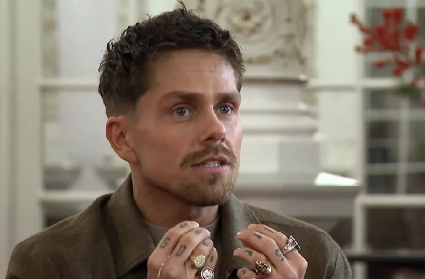 Andr&eacute; Hazes spreekt open over zijn familieverhaal in gesprek met Evert Santegoeds