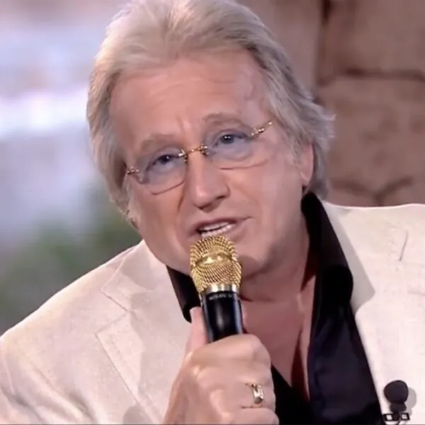 Zorgelijk nieuws over Lee Towers: fans leven mee na nieuwe val