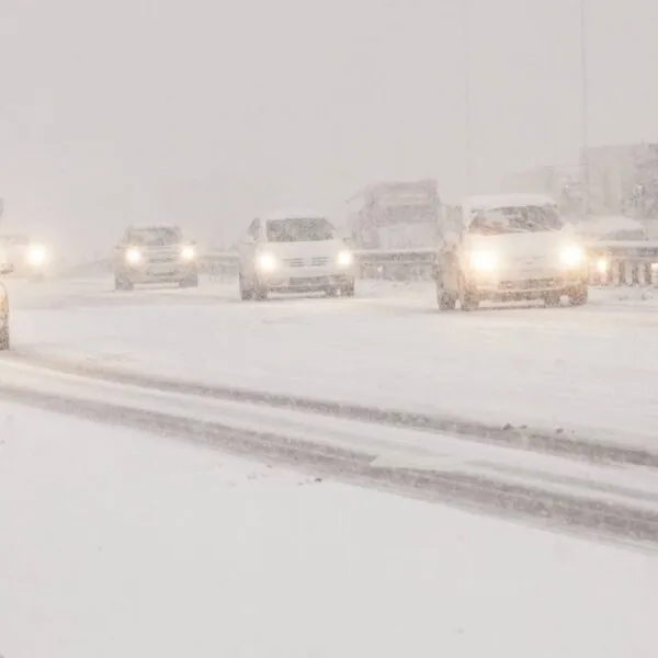 Rijkswaterstaat slaat alarm: vermijd deze wegen en regio&rsquo;s door extreme winterse omstandigheden