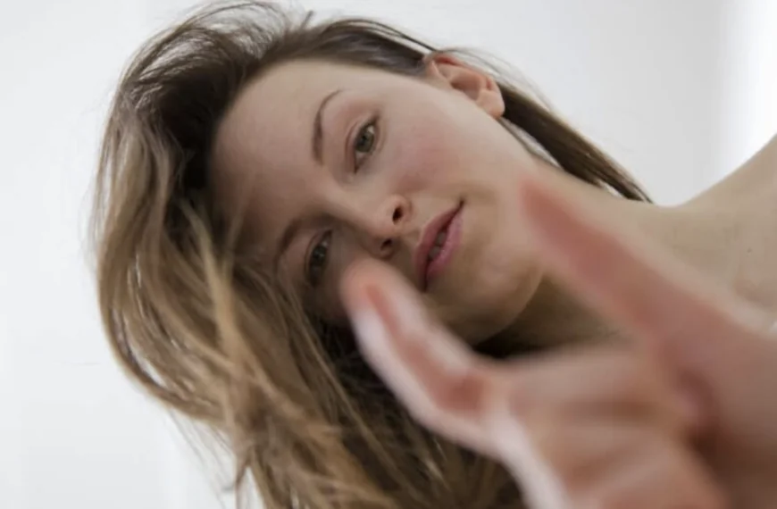 Openlijke datingvoorkeuren zorgen voor brede discussie op sociale media