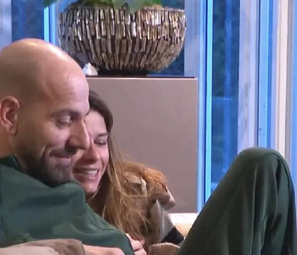 Ex-partner van Michael van Gerwen verwelkomt dochtertje: een nieuw en positief hoofdstuk