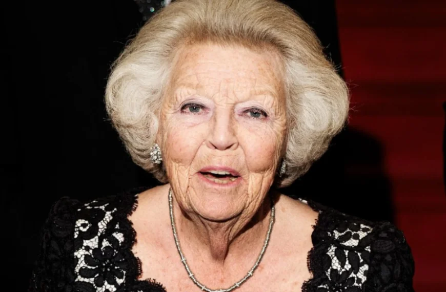 Prinses Beatrix bij dansfestival trekt veel aandacht