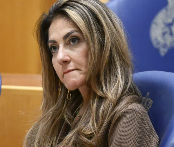 Dilan Yeşilg&ouml;z neemt tijdelijk afstand: een menselijk verhaal achter publieke verantwoordelijkheid