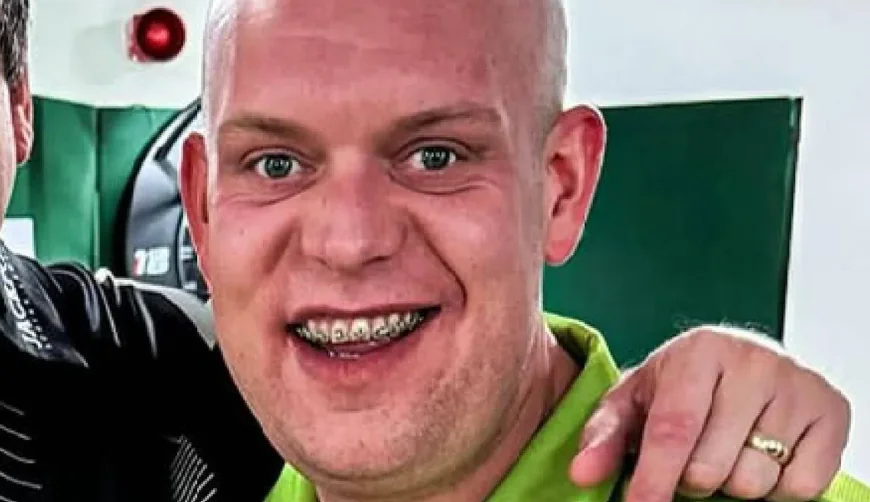 Michael van Gerwen gezien in gezelschap na persoonlijke veranderingen: aandacht voor rust en herstel