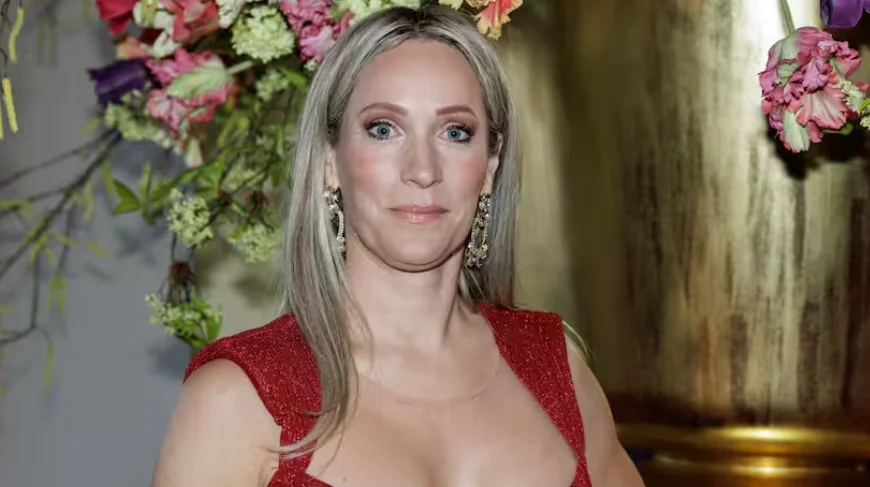 Online discussie rond kledingkeuze van H&eacute;l&egrave;ne Hendriks tijdens Afrika Cup-finale: verwachtingen, representatie en media-dynamiek