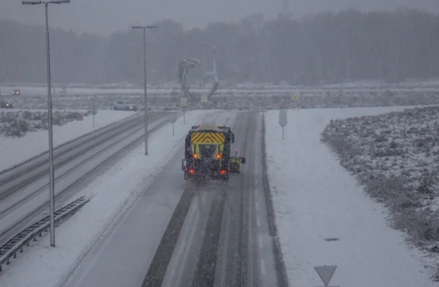 KNMI waarschuwt voor gevaarlijke gladheid: verhoogde alertheid in noordelijke provincies