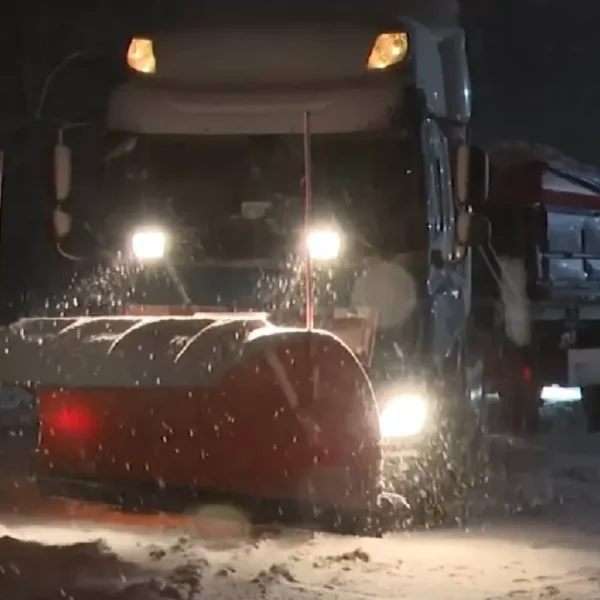 KNMI waarschuwt met code oranje voor winterse gladheid in vijf provincies