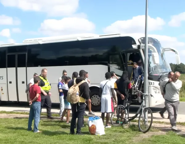 Nieuwe overheidsmaatregel rond asielopvang leidt tot discussie over kosten, verantwoordelijkheid en rechtvaardigheid