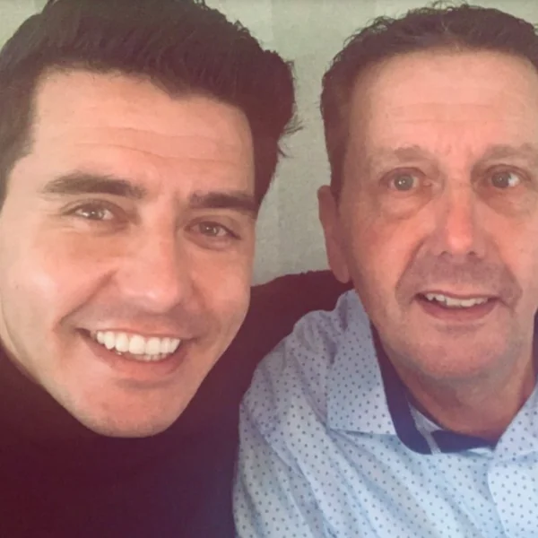 Vader van Jan Smit deelt voor het eerst zijn perspectief op een leven in de schijnwerpers