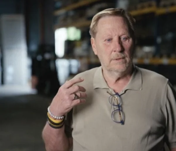 Oos Kesbeke deelt ingrijpend bericht vanuit het ziekenhuis: &ldquo;Dit zet alles stil&rdquo;