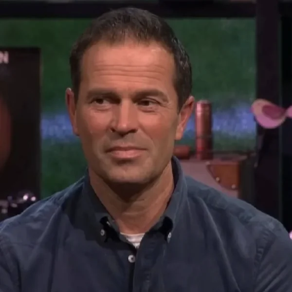 Bas Nijhuis in tranen na zwaar nieuws: maandenlang niet fluiten