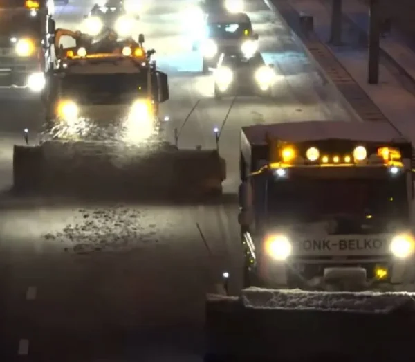 Rijkswaterstaat waarschuwt voor extreem gladde wegen: in deze regio&rsquo;s wordt reizen sterk afgeraden