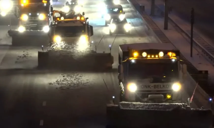 Rijkswaterstaat waarschuwt voor extreem gladde wegen: in deze regio’s wordt reizen sterk afgeraden