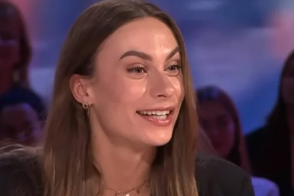 Olympisch kampioene Femke Kok schittert op én naast het ijs met cover voor Women’s Health